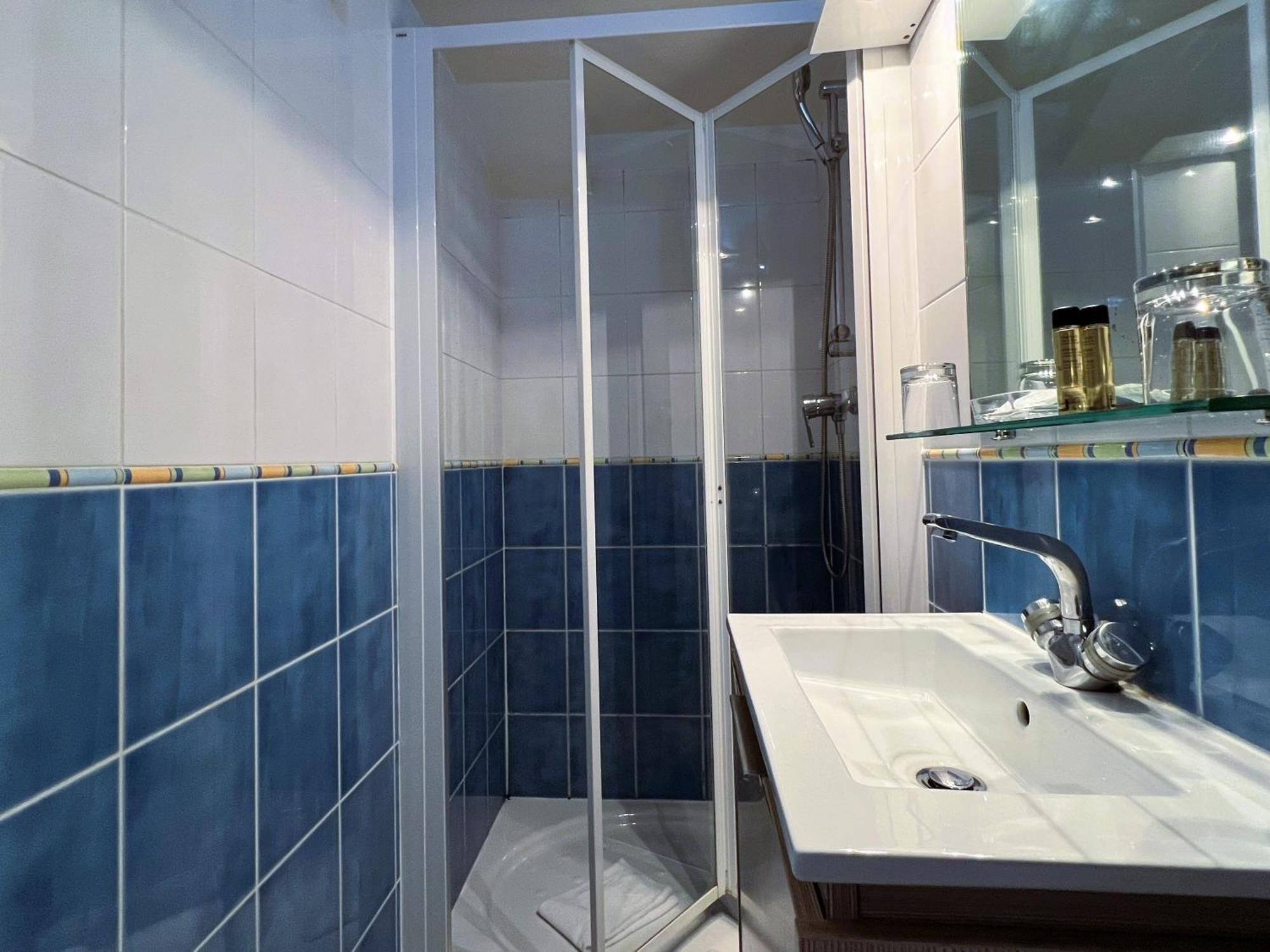 Hotel La Sanguine Paris Dış mekan fotoğraf