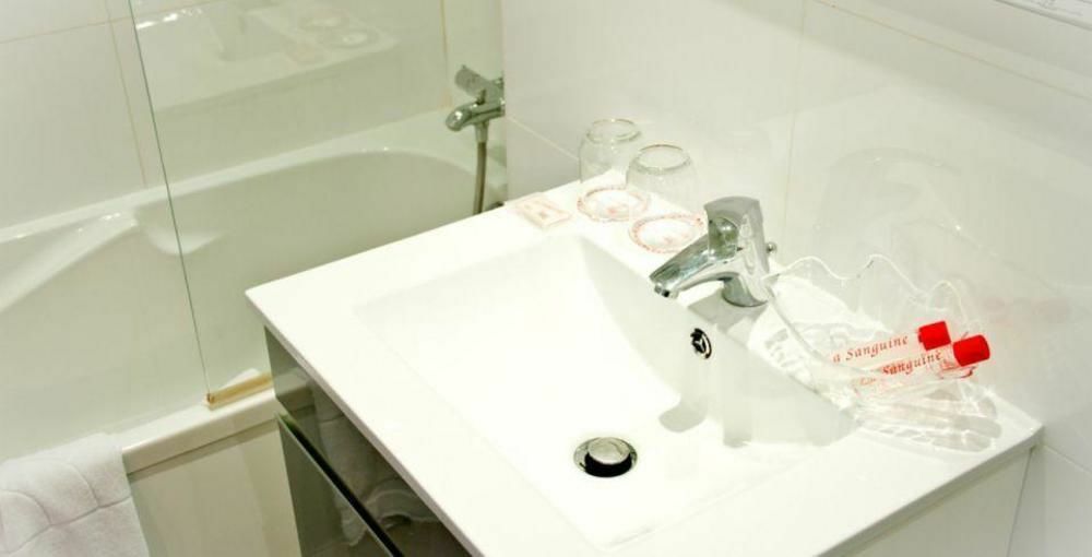 Hotel La Sanguine Paris Dış mekan fotoğraf
